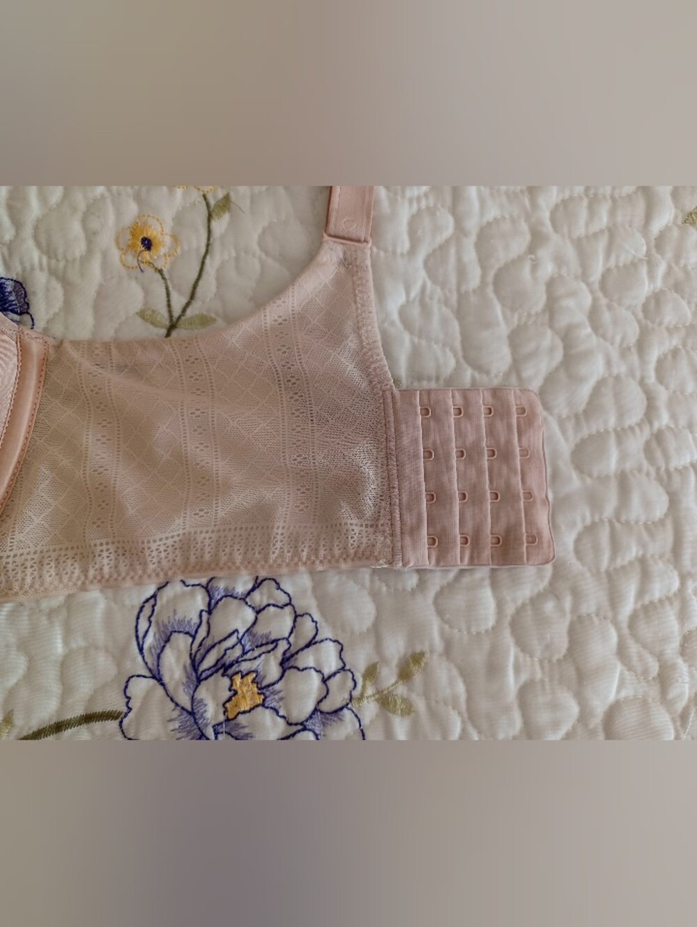 Chantelle Full Coverage T-Shirt Bra, Size 36H - Picture 9 of 16